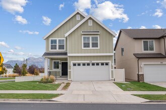 Building Photo - 554 S Church Dr
