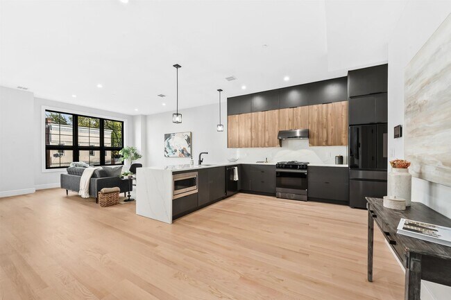 Building Photo - 165 Delaware Ave