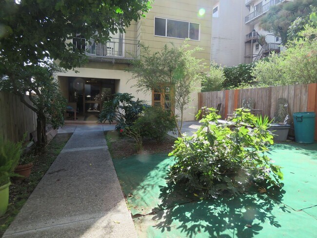 Building Photo - Hidden Gem with Outrageous Views - 1 Bedroom w/ Parking