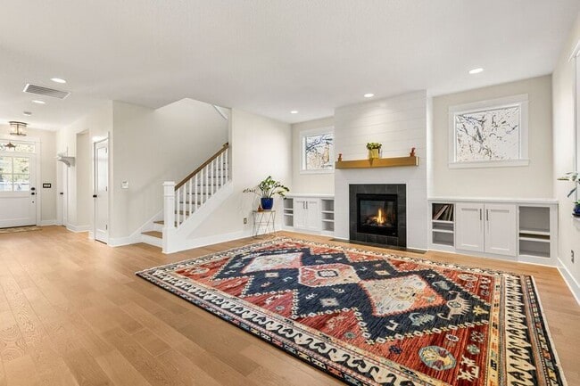 Building Photo - 4090 NE 6th Ave