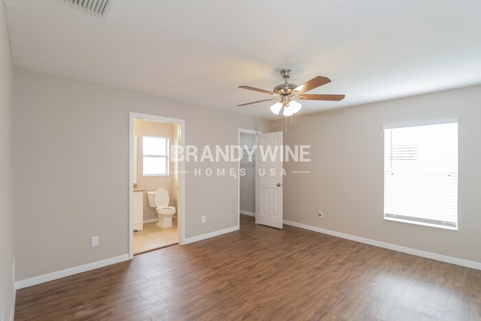 Building Photo - 6272 Layton Ave