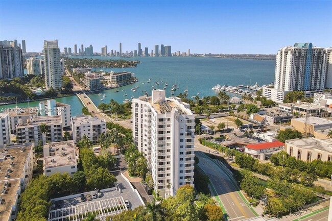 Building Photo - 1688 West Ave