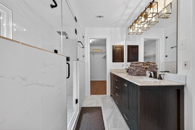 Building Photo - 22727 Tara Way Dr