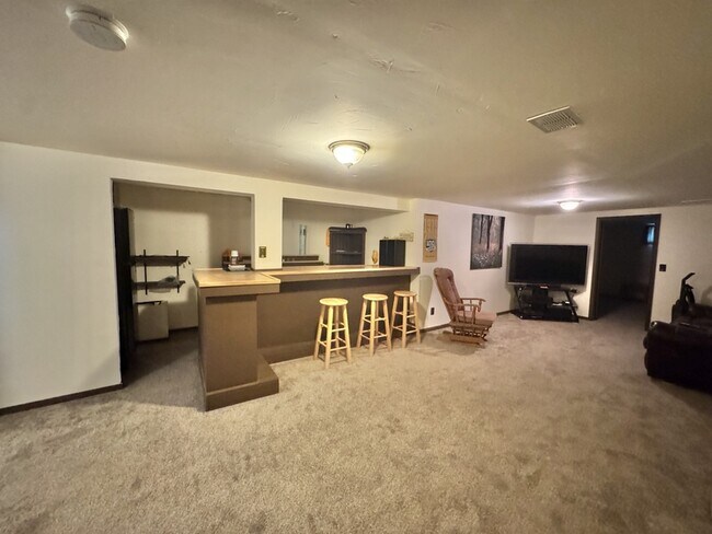 Building Photo - 1798 Chateau Dr