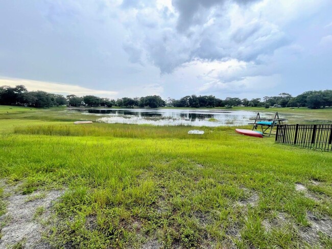 Building Photo - 3/2 in Casselberry with Awesome Lot and La...