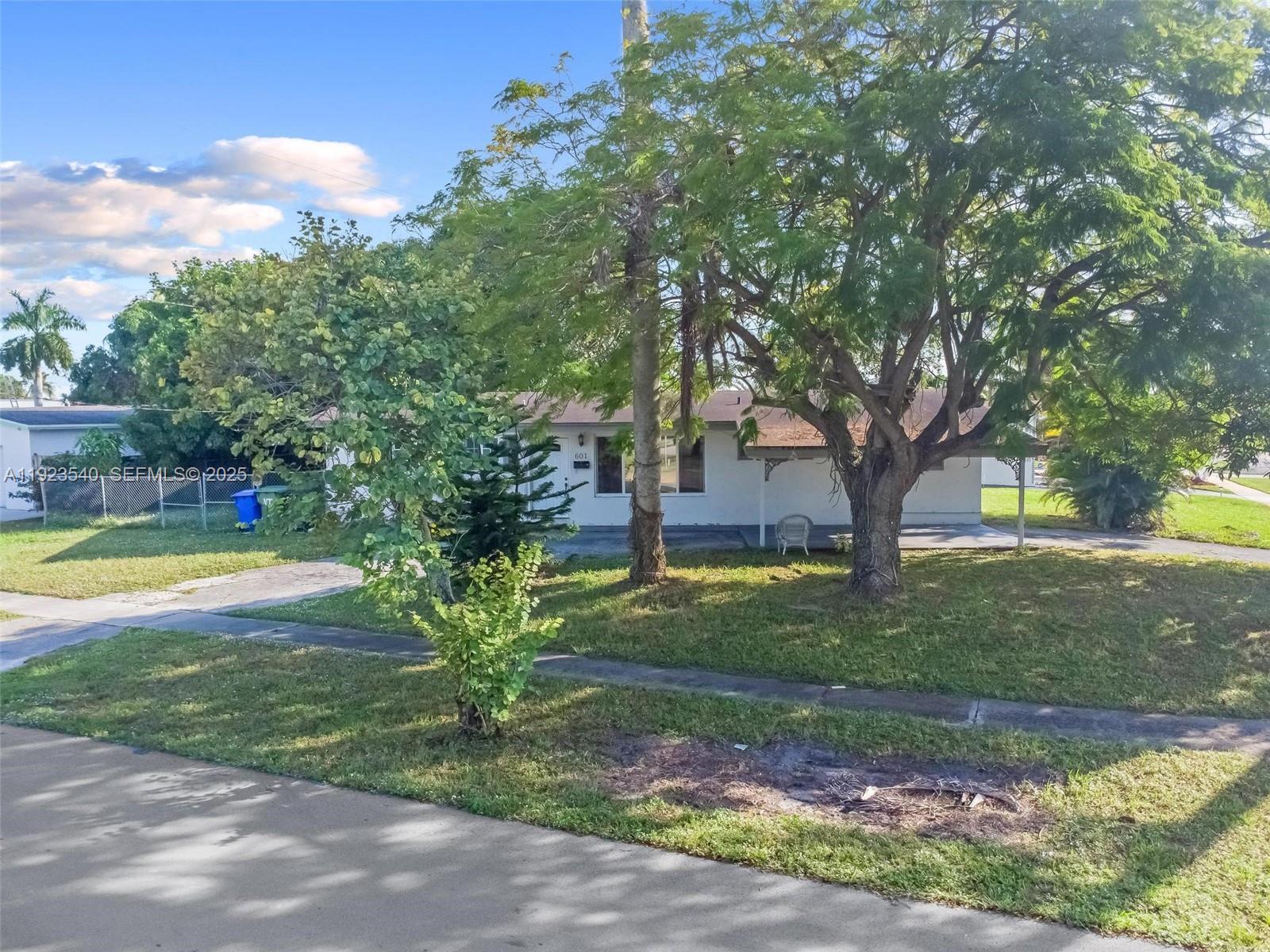 Building Photo - 601 SW 64th Pky