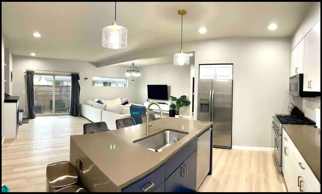 Building Photo - Boise Neighborhood New Construction 3-Story Home with All of the Amenities, Rooftop Patio, Fenced...