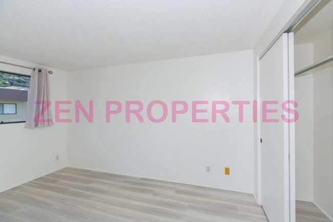 Building Photo - 3 bdrm/ 2.5 bath townhome for rent at Neho...