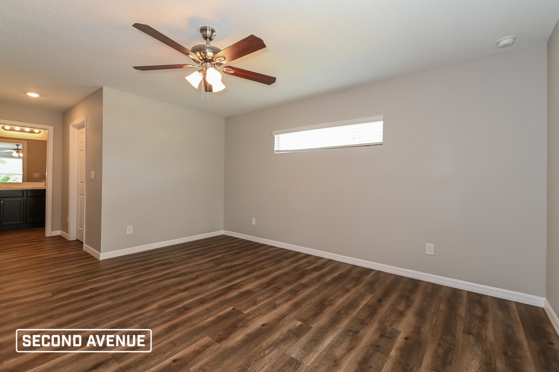 Building Photo - 437 Redwing St