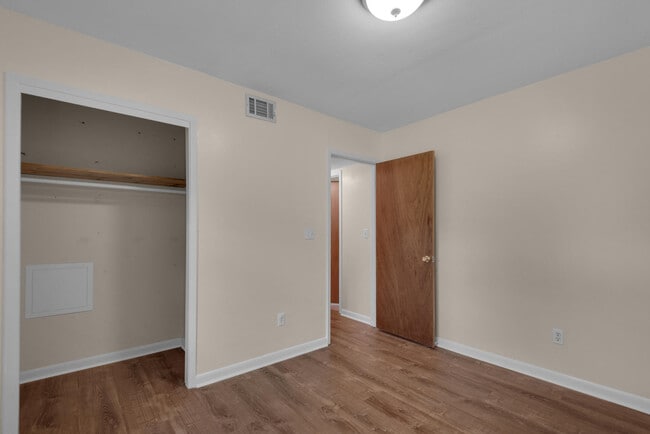 Building Photo - 707 Osage Dr