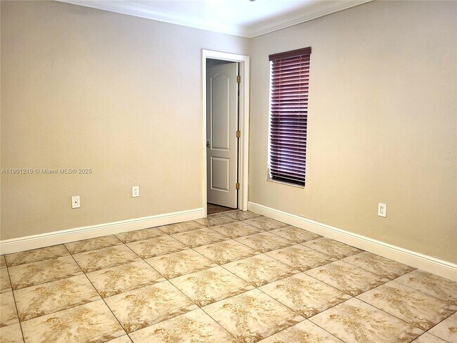 Building Photo - 13520 SW 64th Ln