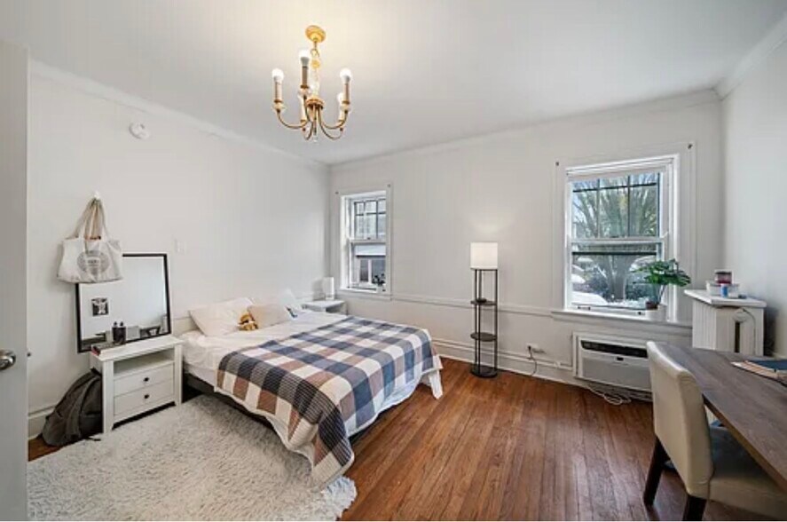 Building Photo - 721 Foster St