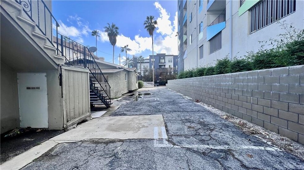 Building Photo - 11103 Cumpston St