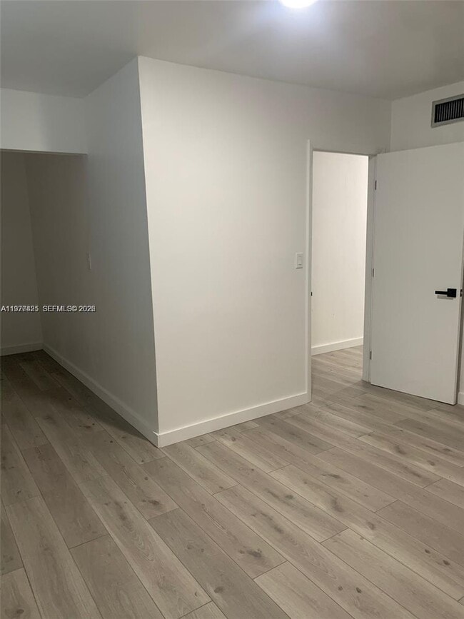 Building Photo - 8295 NE Miami Ct