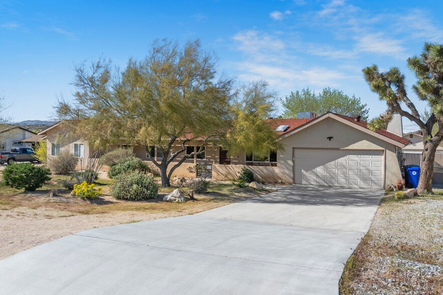 Building Photo - 58328 Bonanza Dr