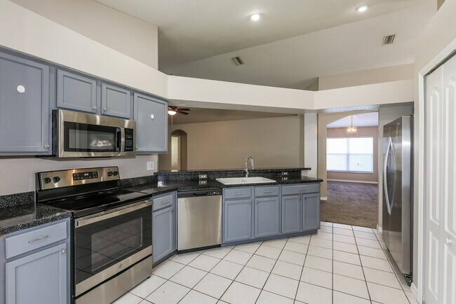 Building Photo - 11239 Lake Lanier Dr