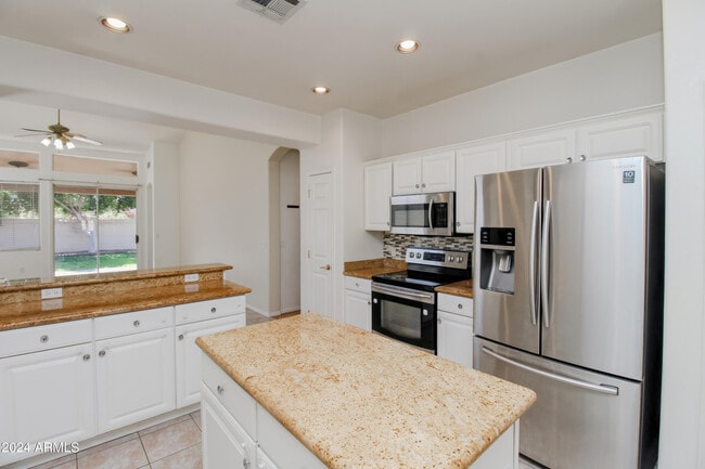 Building Photo - 1375 W Musket Way