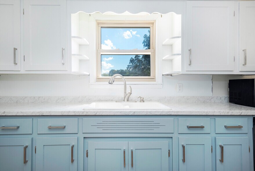 Kitchen - 5760 Saundersville Rd
