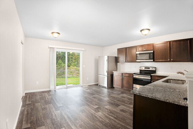 Building Photo - Immediate Occupancy Available!