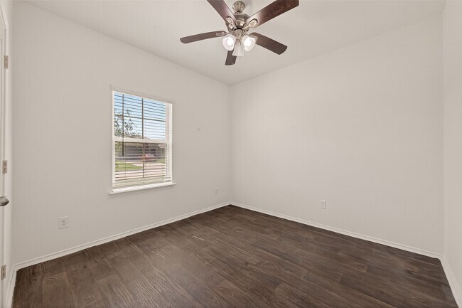 Building Photo - 1706 Cooper Bluff Ct