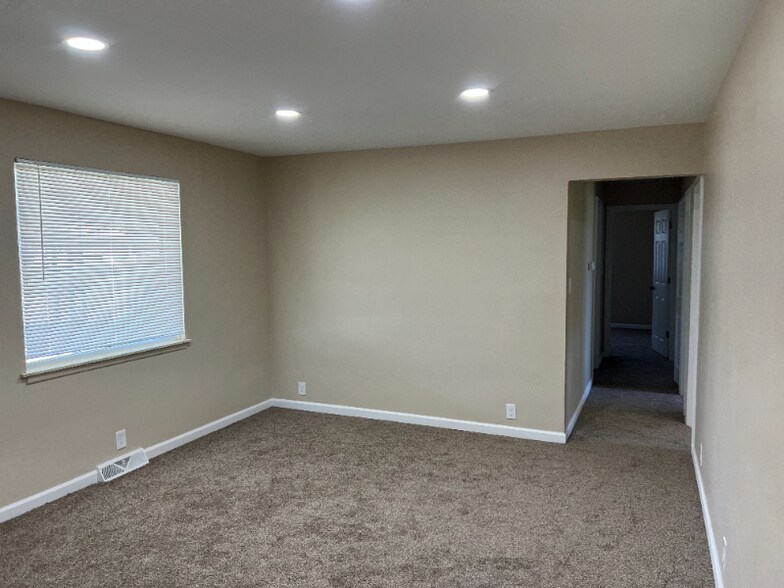 Building Photo - 3588 Toepfer Rd