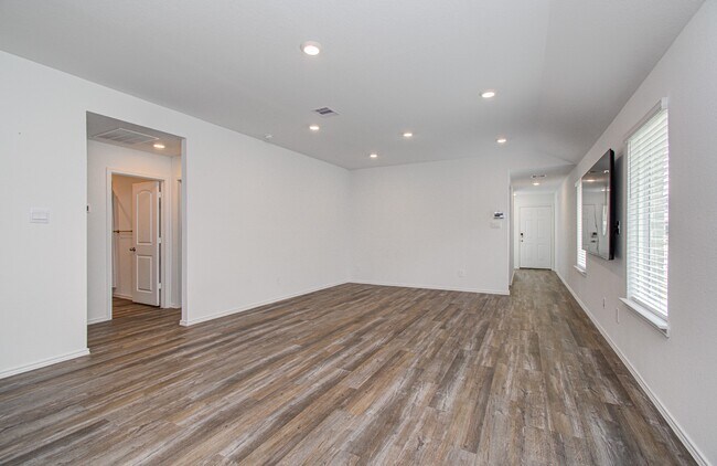 Building Photo - 6111 Grove Of Pnes St