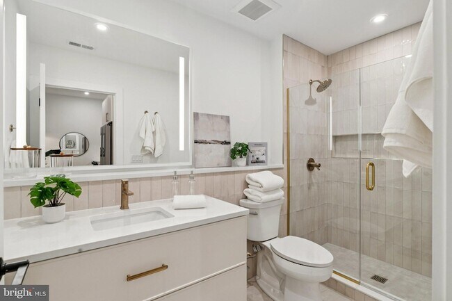 Building Photo - 30 W Allens Ln