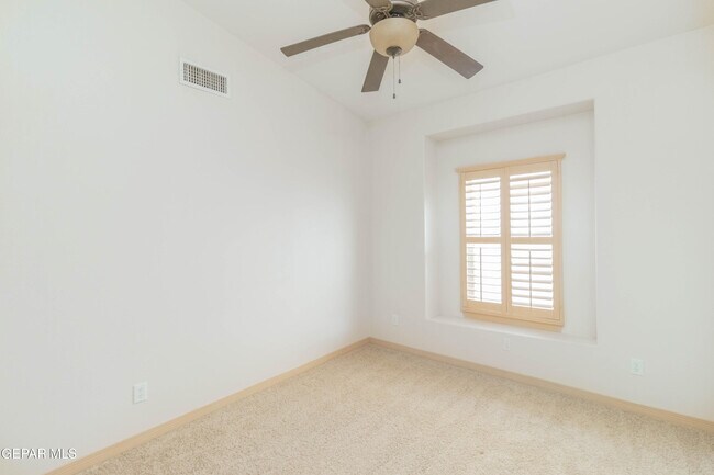 Building Photo - 5349 Jose Duran Ln