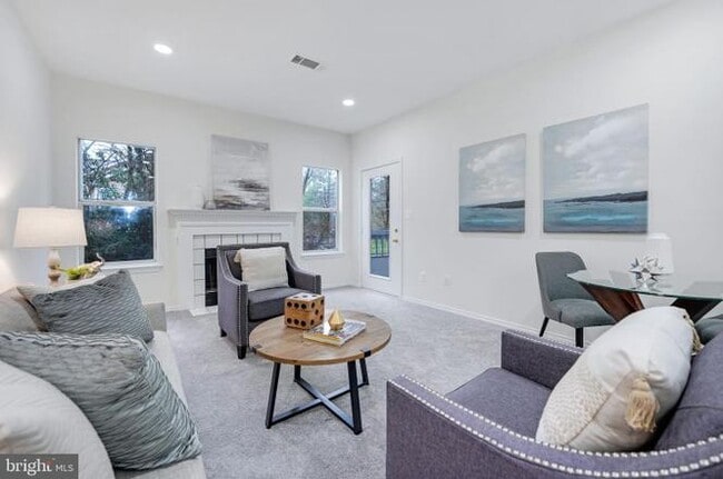 Building Photo - 4405 Sedgehurst Dr