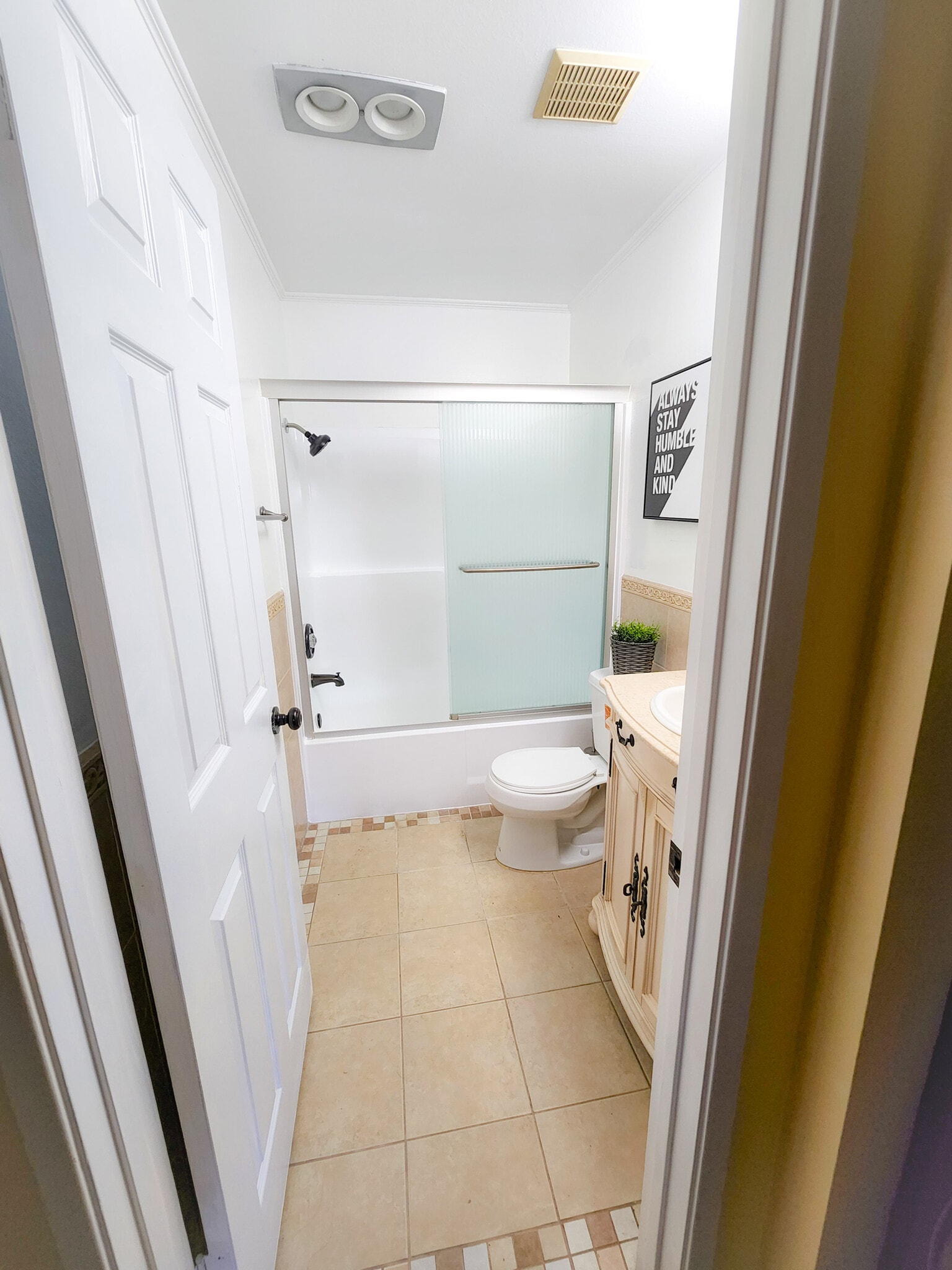 Building Photo - 20531 S Vermont Ave