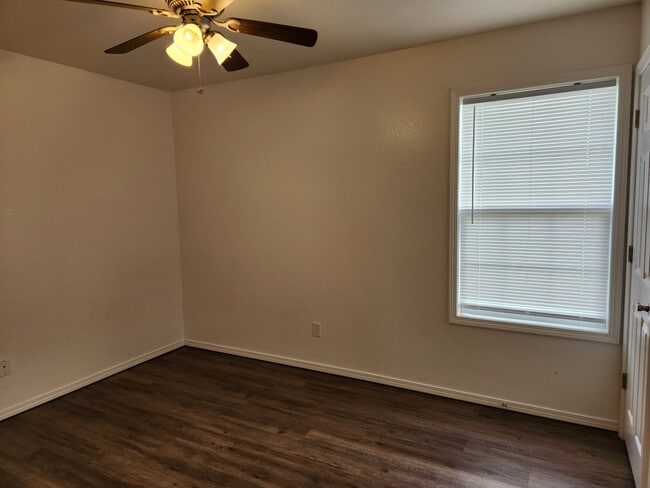 Building Photo - 63080 E 285 Ct