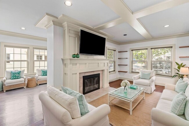 Building Photo - Wonderful Waldo Home!