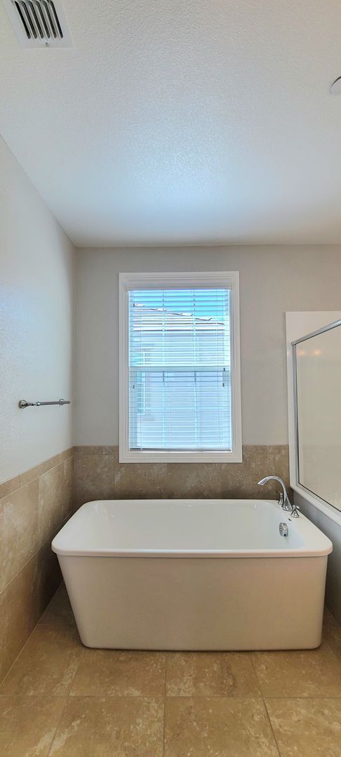 Building Photo - Beautifull Single Family Home in Folsom w/ Solar, Tankless Water Heater, Pool Access, Bonus Room ...