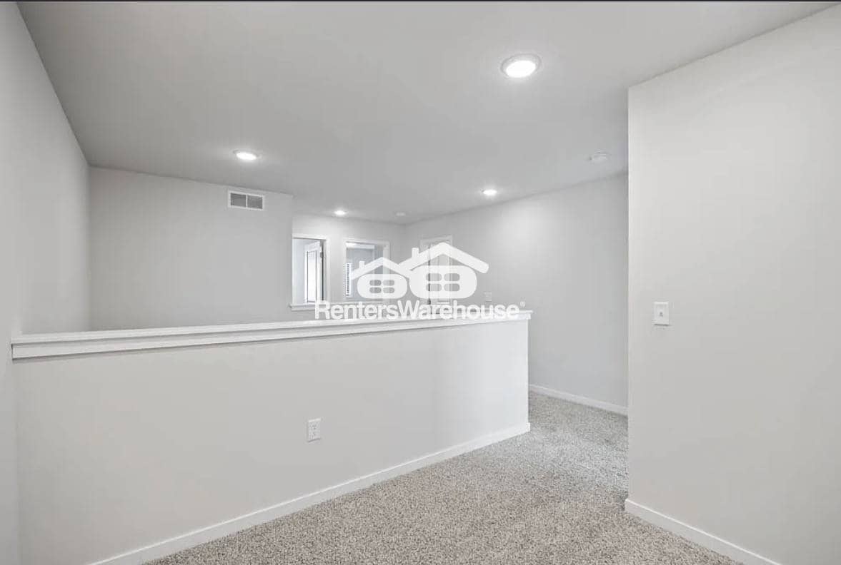 Building Photo - 3620 NE Marissa Ln