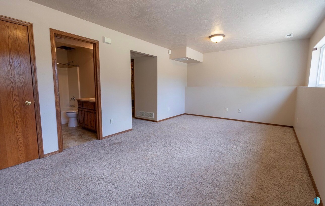 Building Photo - 5805 W. Teem Street