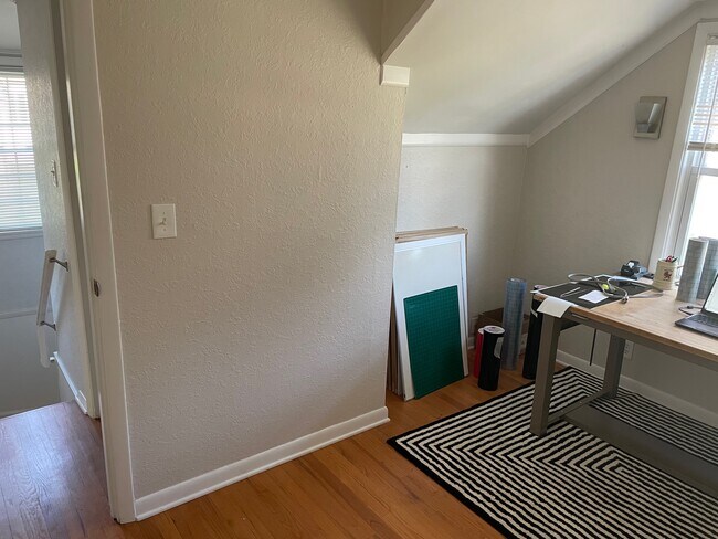 Bedroom/office. - 826 Hall St