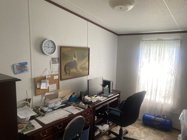 Building Photo - 222 Trailwind St