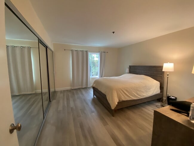 Building Photo - 5790 Friars Rd