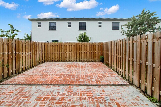 Building Photo - 29278 SW 162nd Ct