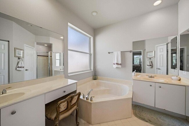 Building Photo - 12919 Hyland Cir