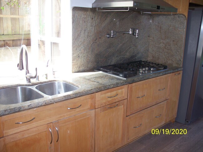 Building Photo - 7339 W 91st St