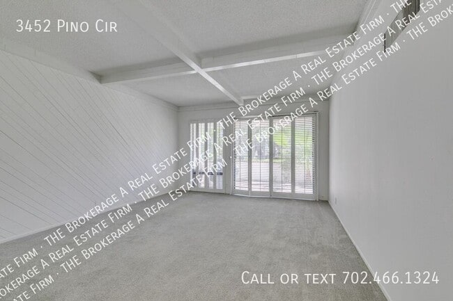 Building Photo - 3452 Pino Cir