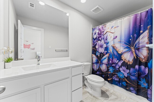 Building Photo - 1585 Sunrise Gables Dr