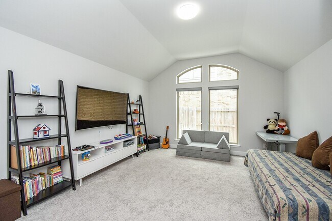 Building Photo - 28903 Creekside Bend Dr