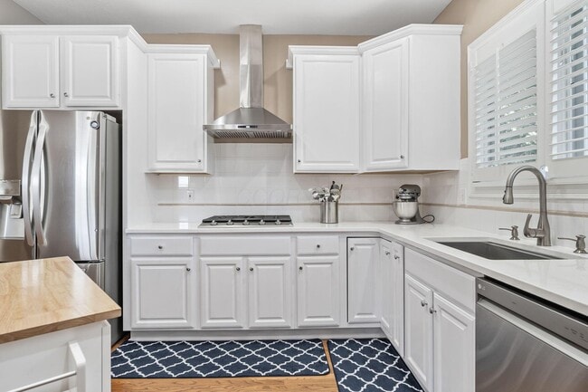 Building Photo - 4939 Stonehaven Dr