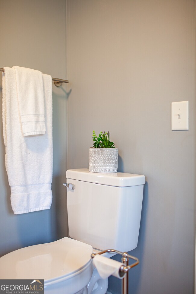 Building Photo - 161 Calhoun Rd