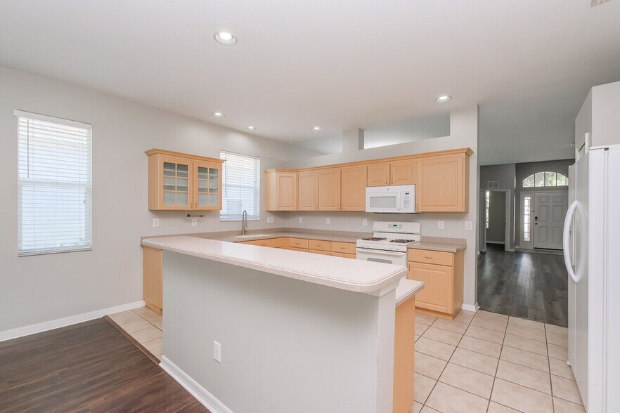 Building Photo - 6717 Cambridge Park Dr
