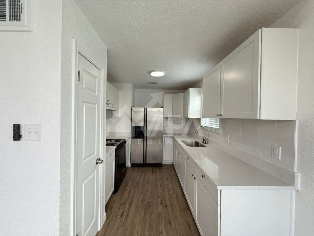 Building Photo - 11510 Hatchet Pass Dr