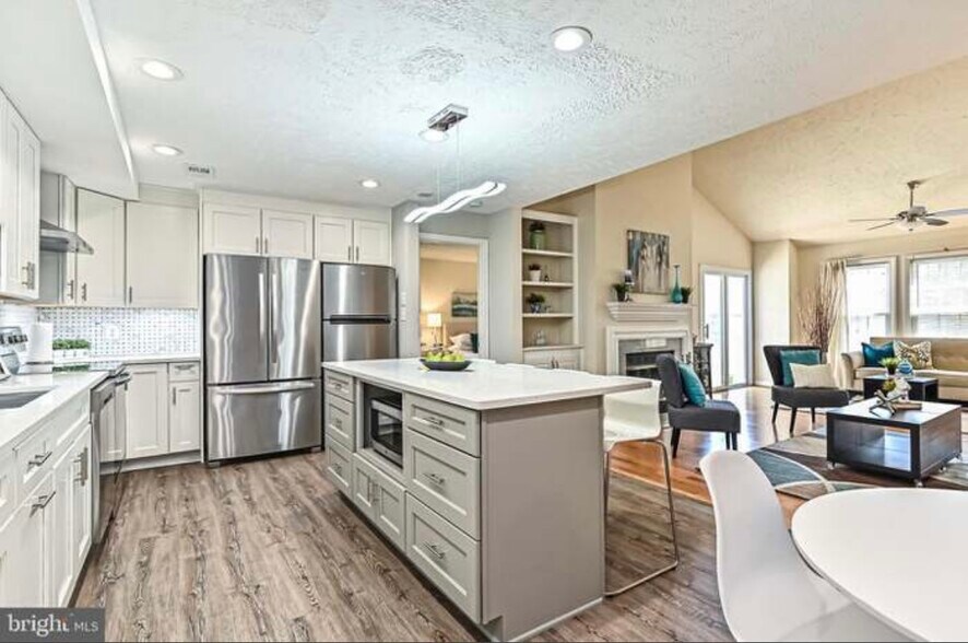 Building Photo - 12001 Ridge Knoll Dr