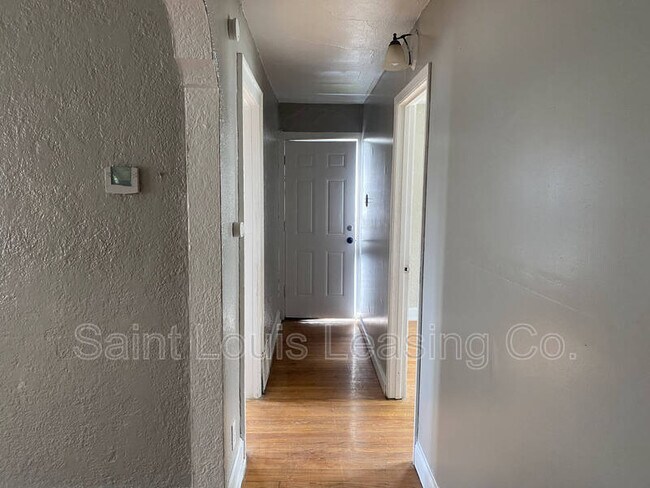 Building Photo - 1214 Gruner Pl